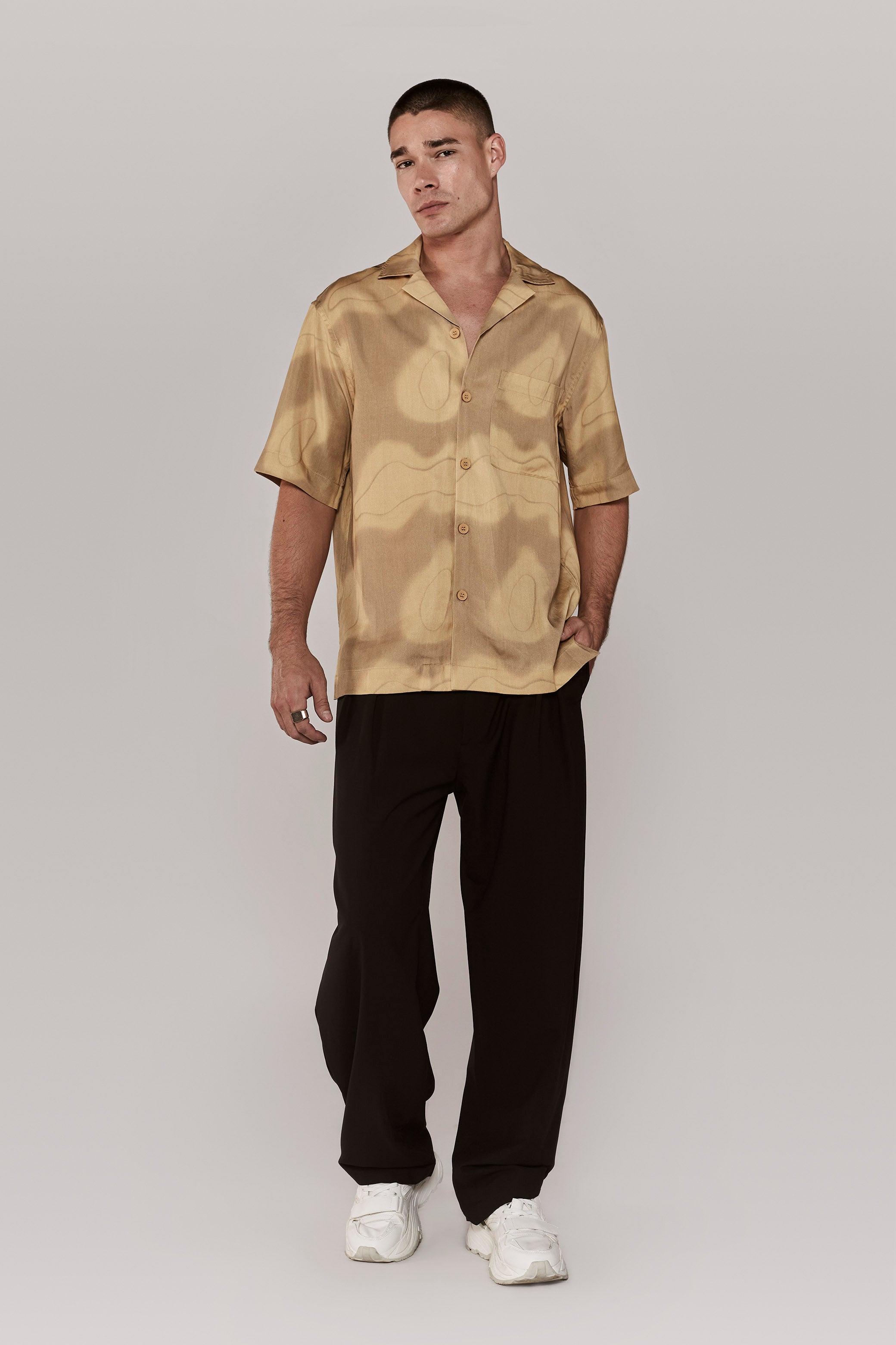 RELAXED FIT SHIRT / CAMO CAMEL